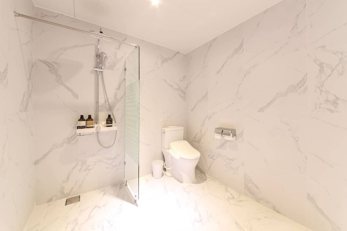 superior double room | bathroom | free toiletries, hair dryer, dressing gowns, bidet