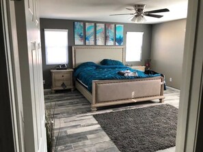 3 dormitorios, tabla de planchar con plancha, wifi gratis y ropa de cama