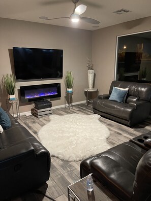 Smart TV, consola de videojuegos y oficina 