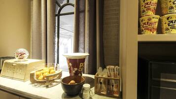 Free daily English breakfast