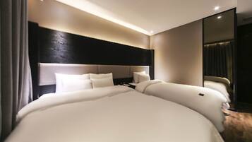 Twin Room | Down comforters, blackout drapes, soundproofing, iron/ironing board