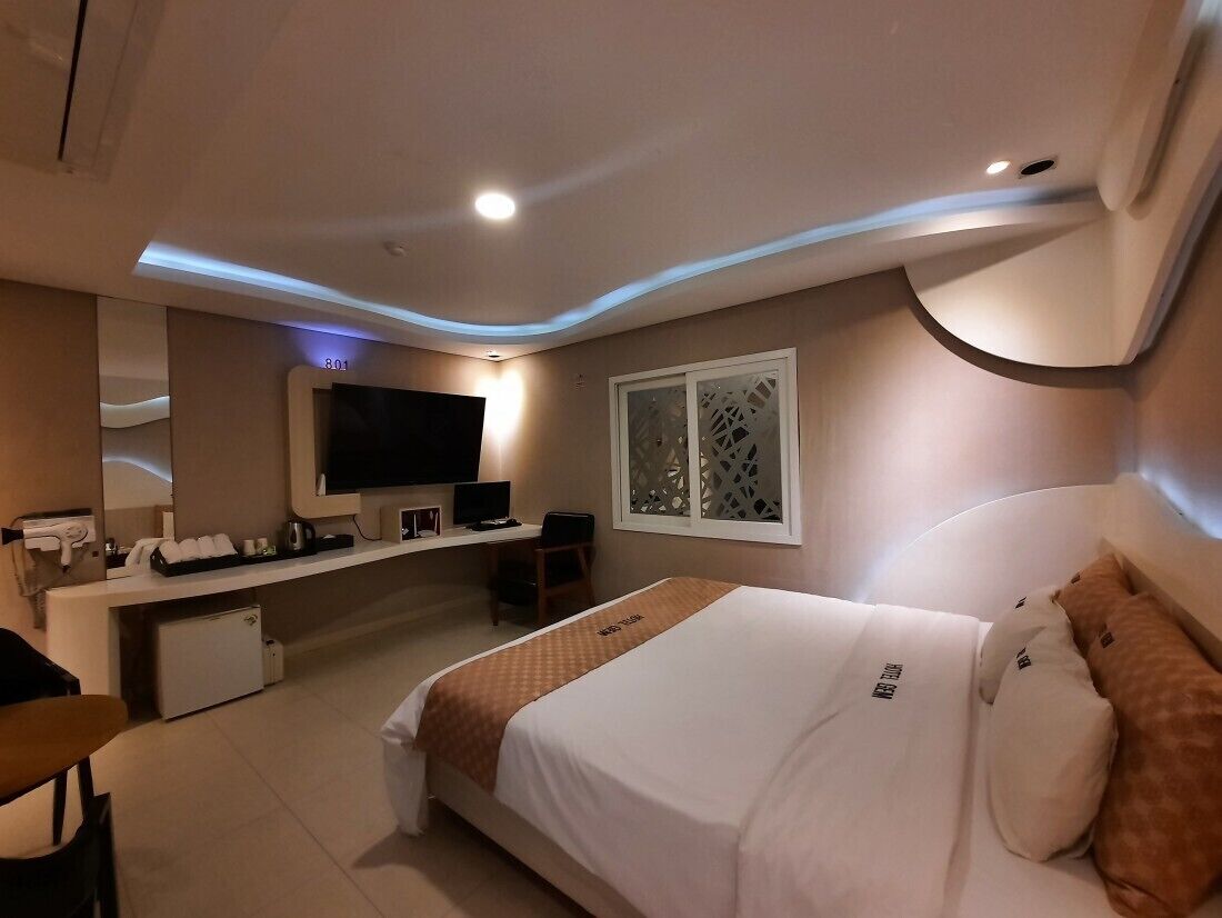 Habitación doble estándar (Randomly assigned upon check in) | Wifi gratis y ropa de cama 