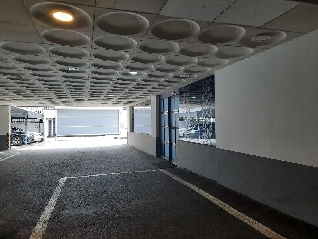 免費自助泊車、免費代客泊車