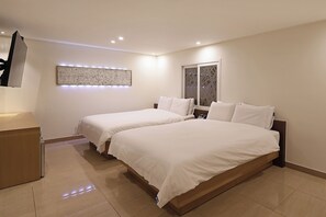 Family Twin Room | Free WiFi, bed sheets - Hotel Gem (Busan)