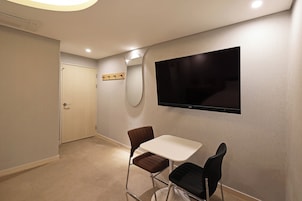 Habitación estándar doble (Randomly assigned upon check in) | Wifi gratis y ropa de cama