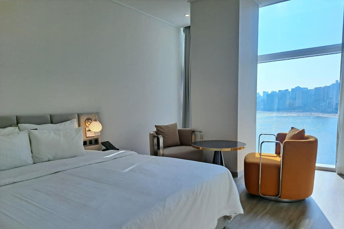 Deluxe Ocean Double | 1 habitación, escritorio, cortinas blackout y insonorización