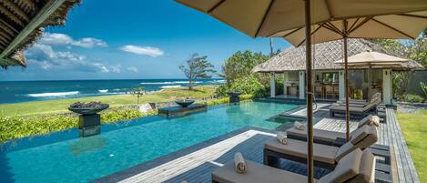 Seseh Beach Villa I | Private pool