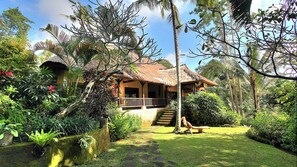 Villa | 4 bedrooms, in-room safe, desk, iron/ironing board - Villa Alamanda (Ubud)