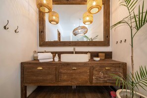 Villa, 3 Bedrooms, Smoking, Private Pool | Bathroom
