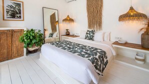 Villa, 3 Bedrooms, Smoking, Private Pool - Rustic Interior Design, Private Villa, 3 BR, Umalas With Staff (Kerobokan)
