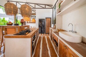 Basic Villa, Multiple Beds | Private kitchen | Fridge, oven, stovetop, toaster - Tropical Design, Private Villa, 3 BR, Umalas (Kerobokan)