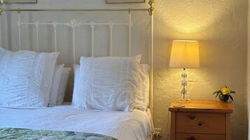 1 Schlafzimmer, Schreibtisch, Bügeleisen/Bügelbrett, Bettwäsche