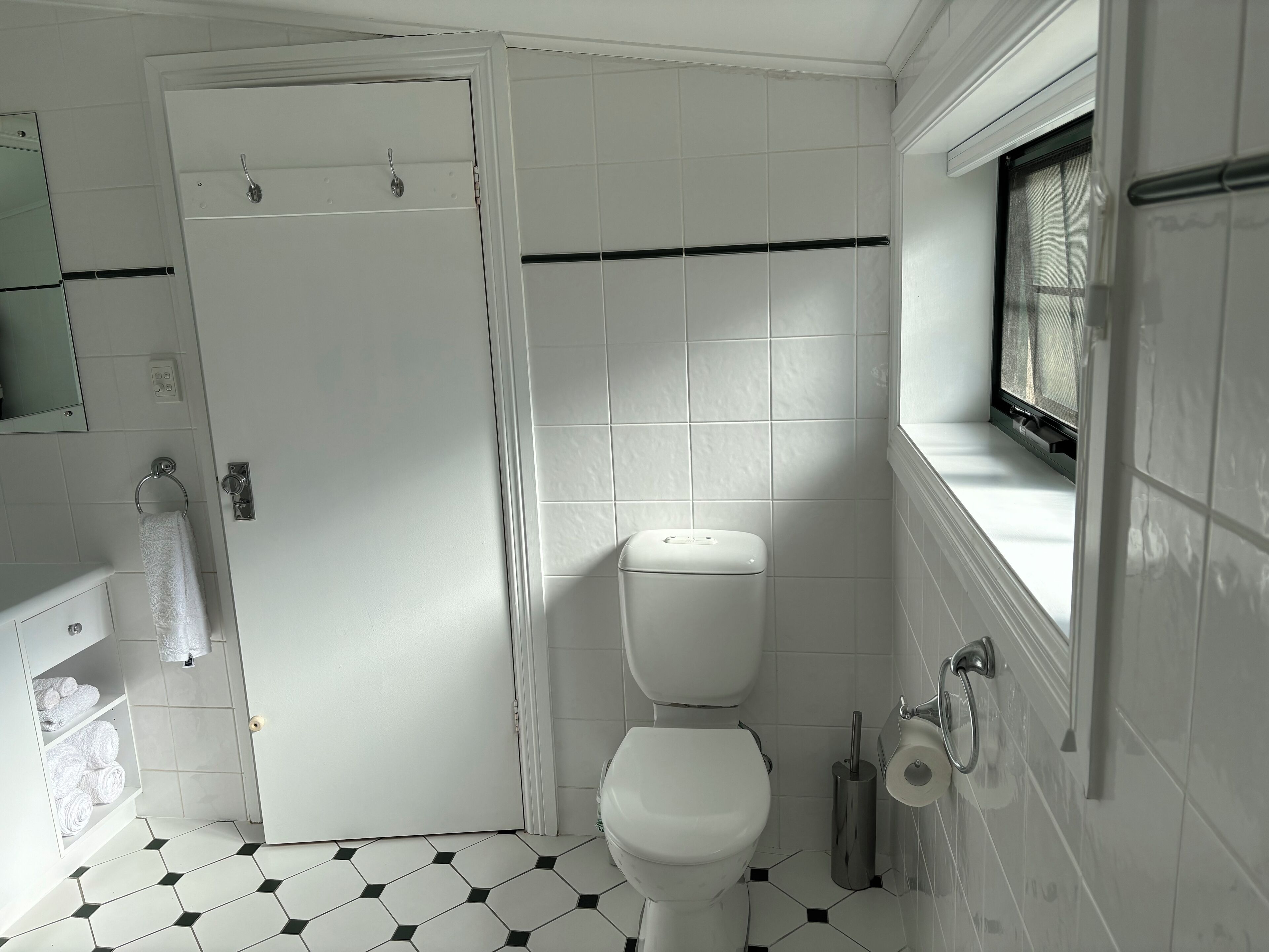 Dusche, Whirlpool, Haartrockner, Handtücher