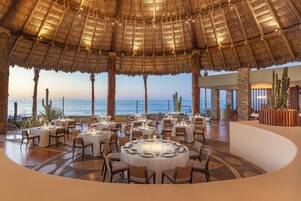 7 restaurants, breakfast, lunch, dinner served; Latin American cuisine