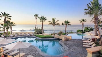 5 piscines a l'aire lliure i cabanes (de pagament)