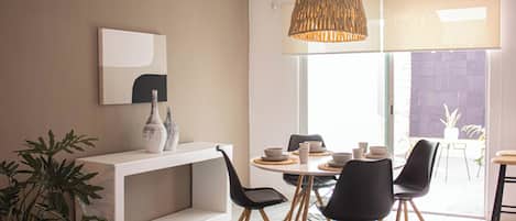 Casa, 4 habitaciones | Restaurantes