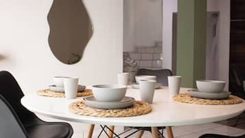 House, 4 Bedrooms | Dining