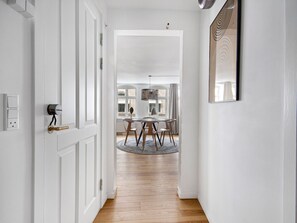 Apartamento, 1 habitación, vistas a la ciudad | Pasillo