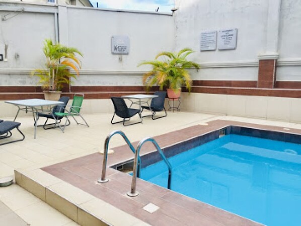 Indendørs pool