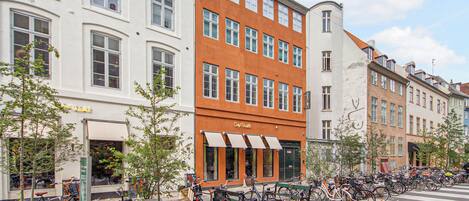 Apartamento, 3 quartos, terraço, vista para a cidade | Entrada da propriedade