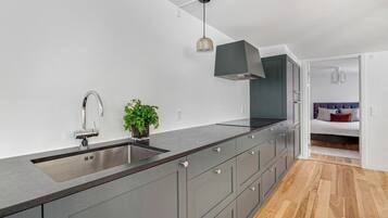 Apartment, 3 Bedrooms, Terrace, City View | Interior