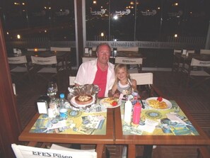 Chambre, 2 chambres, fumeurs, balcon | Restauration