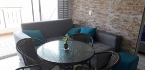 Apartment, 3 Schlafzimmer, Balkon, Stadtblick | Speisen