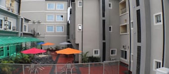 Room-all Seasons Hotel - Business Suite