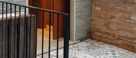 Hus - 1 soveværelse - ryger - balkon | Overnatningsstedets indgangsparti