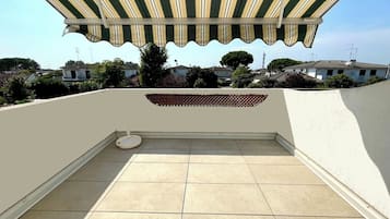 Villa, 2 Bedrooms, Balcony, Garden View | Terrace/patio