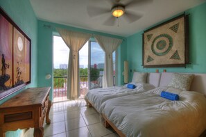 Condo, 3 habitaciones, con acceso para personas discapacitadas | Área de sala de estar