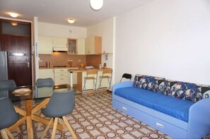 Apartment, 1 Schlafzimmer, Balkon | Wohnbereich