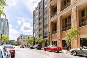 Loft, 2 Bedrooms, Balcony, City View | Front of property