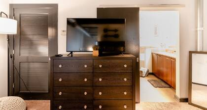 Cozy Atlantic Station Midtown Loft