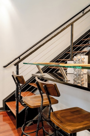 Loft, 2 Bedrooms, Balcony, City View | Dining
