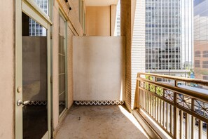 Loft, 2 Schlafzimmer, Balkon, Stadtblick | Innenbereich