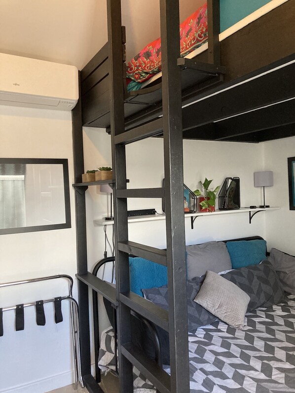 1 bedroom, desk, iron/ironing board, free WiFi