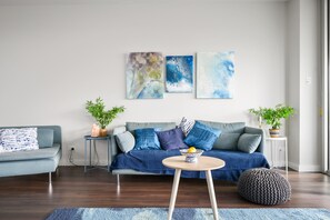 TV, DVD player - Meander - Port Noarlunga South - C21 SouthCoast Holidays (PORT NOARLUNGA SOUTH)