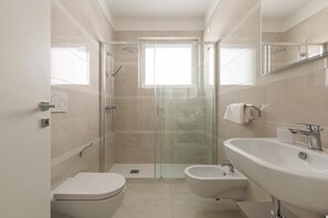 Standard Double Room | Bathroom - 2399 Sdmr - Matrimoniale Standard (Salve)