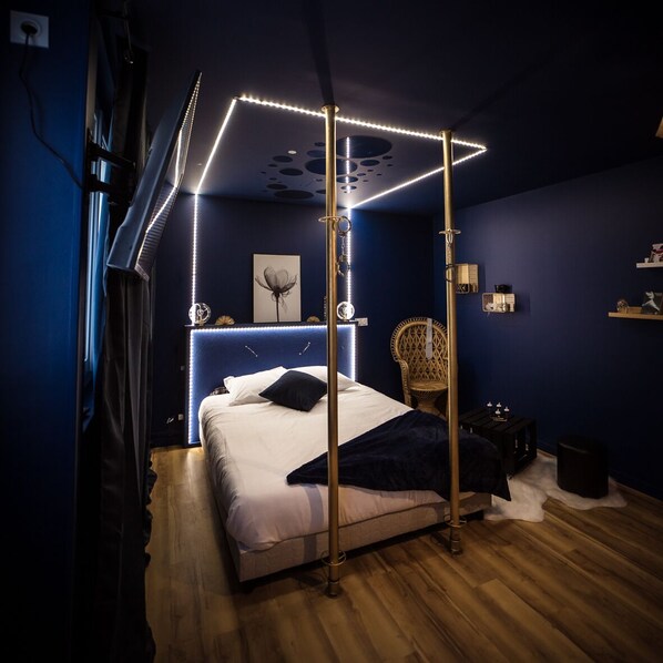 1 bedroom, free WiFi, bed sheets - Suite de Luxe Avec Balnéo 50 Nuances au Coeur du Centre Ville de Caen (Caen)