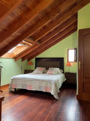 5 chambres, fer et planche à repasser, Wi-Fi gratuit, draps fournis