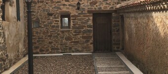 Casa Bécquer Rural Lodging