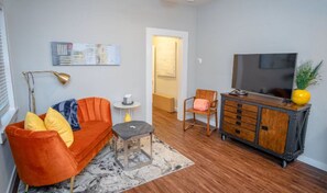 Apartment (1 Bedroom) | Living area - Remodeled Modern 1br/1ba Apt2 Near Dtwn 5min Pearl (San Antonio)