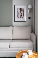 Habitación familiar | Escritorio y espacio para trabajar con un portátil