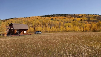 Enjoy a peaceful vacation in the Tetons by staying at the beautiful Sweetgrass Cottage.