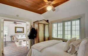 2 bedrooms, desk, iron/ironing board, travel cot