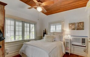 2 bedrooms, desk, iron/ironing board, travel cot