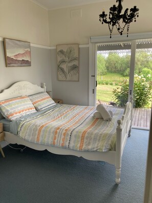 3 bedrooms, iron/ironing board, travel cot, free WiFi