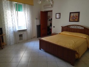 1 Schlafzimmer, Bügeleisen/Bügelbrett, Reisekinderbett, kostenloses WLAN