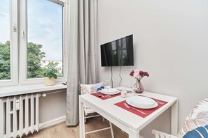 Dining - Functional Studio in the Center | 12 minutes to Market Square (Wroclaw)